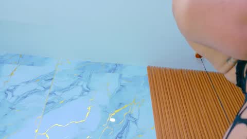 Snapshot of irresistiblemilf chatting on November 2025 12:16:01 PM Sandy online show from November 2025 12:16:01 PM