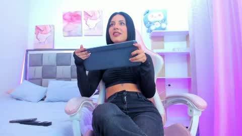 Isabella online show from May 2026 01:48:02 PM