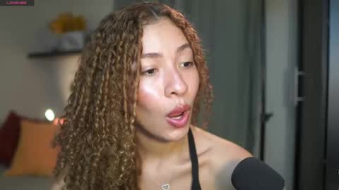 isa_____ online show from September 2025 12:11:01 AM