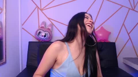 isa__rodriguez online show from April 2026 03:28:01 AM