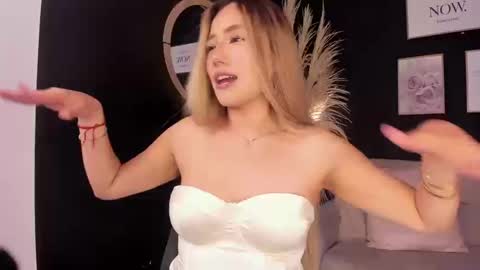 Isa Cortes  online show from March 2026 02:45:01 PM