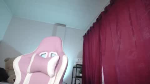 Isabella  online show from November 2025 10:56:02 AM