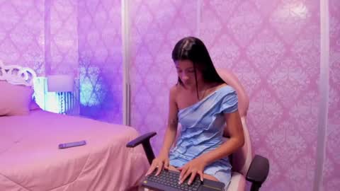 Snapshot of isa_little4u chatting on June 2026 10:31:02 AM online show from June 2026 10:31:02 AM