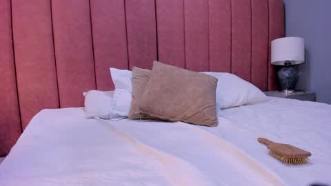 Snapshot of isa_little_star chatting on January 2025 06:28:01 PM Isa online show from January 2025 06:28:01 PM