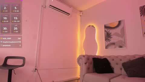 Snapshot of isa_little_star chatting on October 2025 09:10:01 AM Isa online show from October 2025 09:10:01 AM