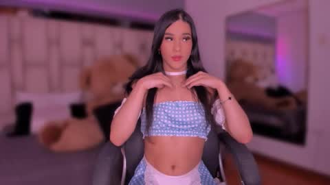 Snapshot of isa_little_star chatting on November 2025 09:51:02 PM Isa online show from November 2025 09:51:02 PM