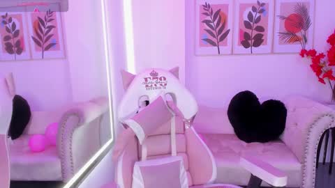 Snapshot of isa_t18 chatting on December 2024 10:13:02 AM isabella online show from December 2024 10:13:02 AM