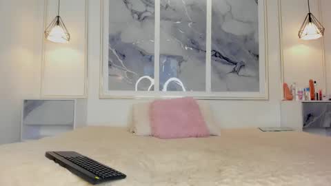 Snapshot of isaa__sweet chatting on November 2025 01:15:02 PM Isaa online show from November 2025 01:15:02 PM