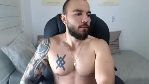 Isaac carter online show from October 2025 11:08:02 AM