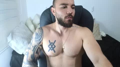 Isaac carter online show from October 2025 11:03:01 AM