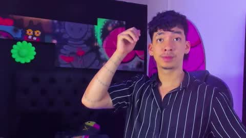 Snapshot of isaac_cryston chatting on October 2025 08:10:01 PM isaac_cryston online show from October 2025 08:10:01 PM