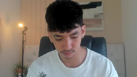 Snapshot of isaac_cryston chatting on November 2025 09:04:02 PM isaac_cryston online show from November 2025 09:04:02 PM