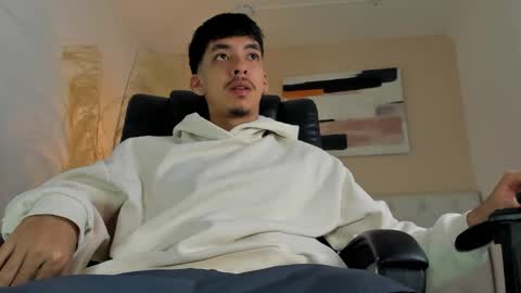 Snapshot of isaac_cryston chatting on December 2025 10:37:01 PM isaac_cryston online show from December 2025 10:37:01 PM