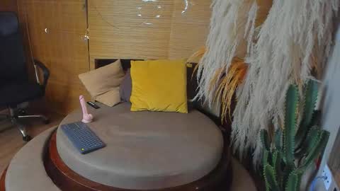 Snapshot of isaac_grimm chatting on November 2025 04:47:01 AM isaac_grimm online show from November 2025 04:47:01 AM