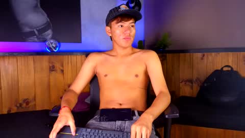 isaac_grimm online show from March 2026 03:32:01 AM