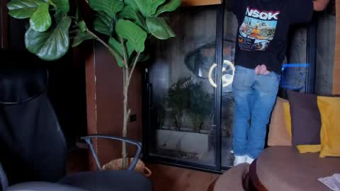 isaac_grimm online show from April 2026 02:56:01 AM