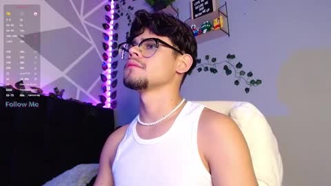 Isaac Saenz. online show from December 2024 01:52:02 AM