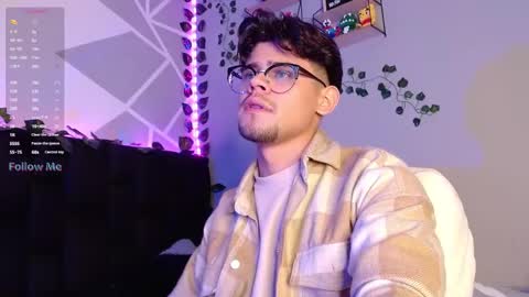 Isaac Saenz. online show from December 2024 04:46:01 AM