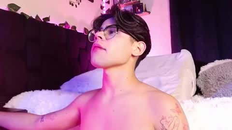 Isaac Saenz. online show from March 2025 09:46:02 AM