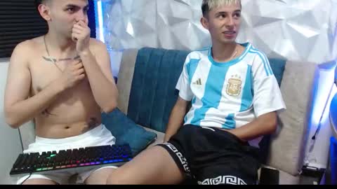 Snapshot of isaac_tan chatting on September 2025 02:24:01 AM Isaac tan online show from September 2025 02:24:01 AM