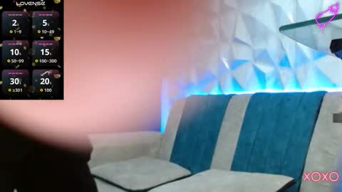 Isaac tan online show from November 2025 03:01:02 AM