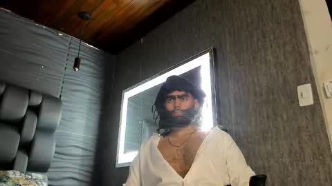 Isaac FVercettis online show from January 2026 09:35:02 AM