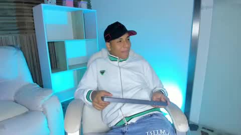 IsaacBlack  online show from September 2025 04:25:02 AM