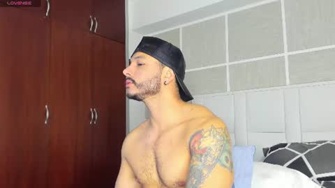 Snapshot of isaacs11 chatting on July 2026 11:34:02 AM Isaac Surez online show from July 2026 11:34:02 AM
