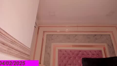 Isabel online show from February 2025 09:07:01 AM