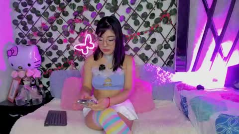 Snapshot of isabel_jamess chatting on May 2026 11:51:02 AM Isa online show from May 2026 11:51:02 AM