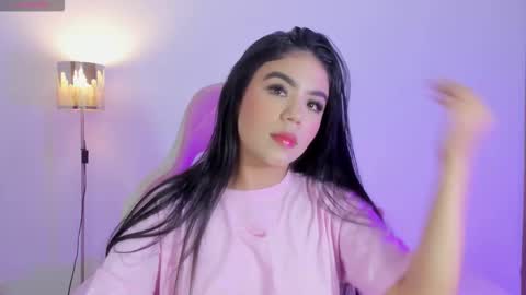 Isabel  online show from December 2025 04:32:01 AM