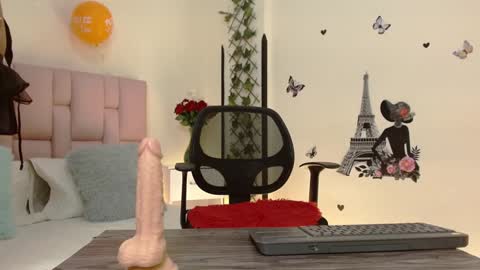 I S A online show from December 2024 01:10:01 PM