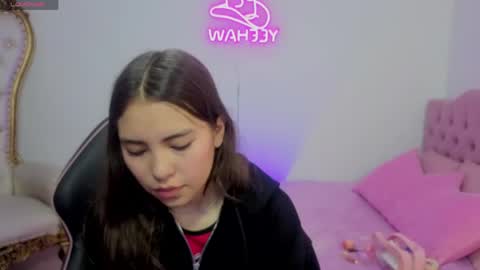 Snapshot of isabela_tay chatting on May 2026 11:40:01 AM ISABELA online show from May 2026 11:40:01 AM