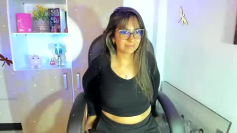 Snapshot of isabella22_1 chatting on February 2025 11:10:02 PM Isabella22 1 online show from February 2025 11:10:02 PM