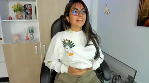 Snapshot of isabella22_1 chatting on February 2025 05:04:01 PM Isabella22 1 online show from February 2025 05:04:01 PM