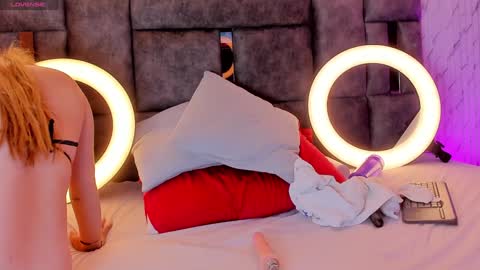 Isabella Arias online show from January 2025 07:41:01 AM