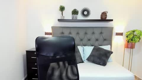 Snapshot of isabella_florez22 chatting on February 2025 12:02:02 PM Isabel florez online show from February 2025 12:02:02 PM