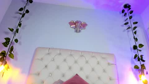 Snapshot of isabella_flowerss chatting on November 2025 08:29:02 PM online show from November 2025 08:29:02 PM