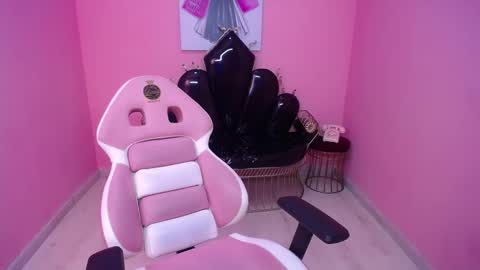 Isa  online show from October 2025 02:19:01 PM