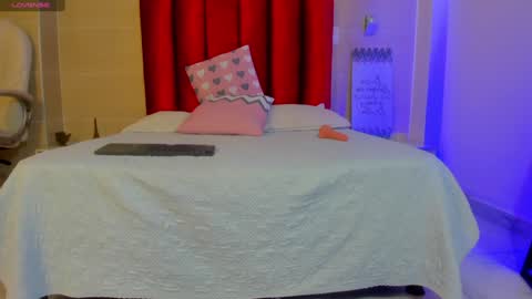 isabella montez online show from December 2024 03:17:01 PM