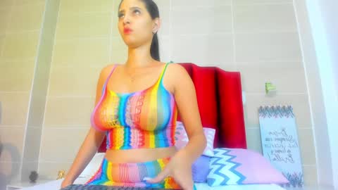 isabella montez online show from January 2025 12:00:01 PM