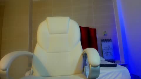 isabella montez online show from February 2025 03:15:02 PM