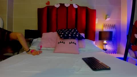 isabella montez online show from March 2025 12:01:01 PM