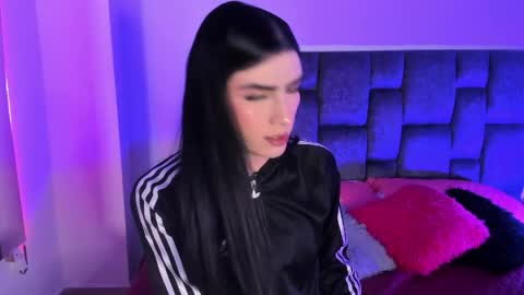 Isabella Moon9 online show from April 2026 12:06:02 PM