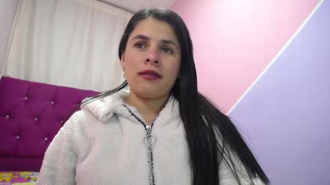 Snapshot of isabella_nice_ chatting on December 2024 01:58:02 AM abby online show from December 2024 01:58:02 AM