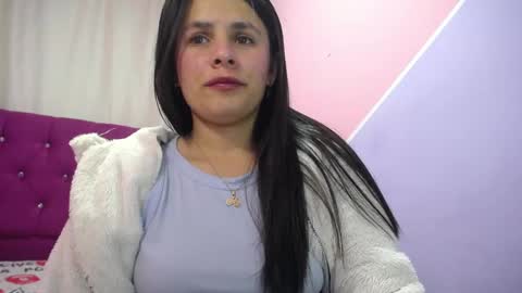 Snapshot of isabella_nice_ chatting on December 2024 01:58:01 AM abby online show from December 2024 01:58:01 AM