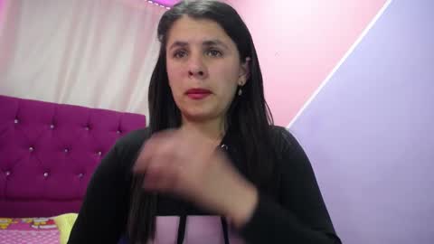 Snapshot of isabella_nice_ chatting on December 2024 12:54:01 AM abby online show from December 2024 12:54:01 AM