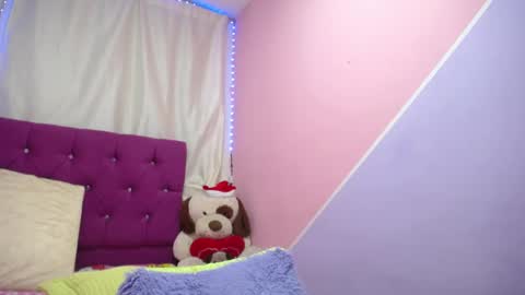 Snapshot of isabella_nice_ chatting on January 2025 02:07:02 AM abby online show from January 2025 02:07:02 AM