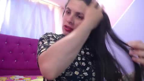 Snapshot of isabella_nice_ chatting on February 2025 03:20:02 PM abby online show from February 2025 03:20:02 PM