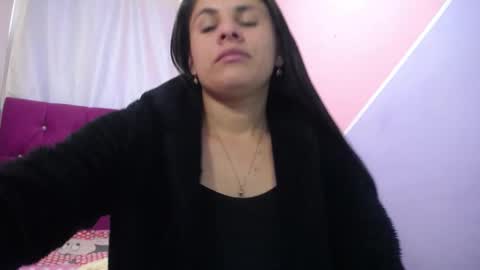 Snapshot of isabella_nice_ chatting on October 2025 04:40:02 PM abby online show from October 2025 04:40:02 PM